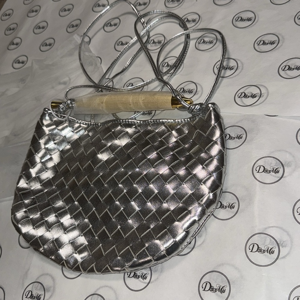 💫Silver & Gold Fish Hdl Crossbody Bag💫 - Picture 4 of 4